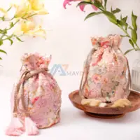 Wedding Favors by The Amyra Store