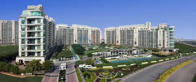 DLF Crest Apartment on Golf Course Road for Resale - 1/1