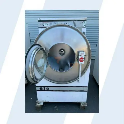 Milnor AAL5820406, Coin Operated Front Load Washer 30015C4A (AS-IS) - 2/4