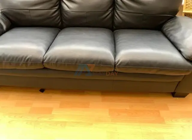3 Seater Leather Sofa - Hardly Used. In Excellent Condition - 3/5